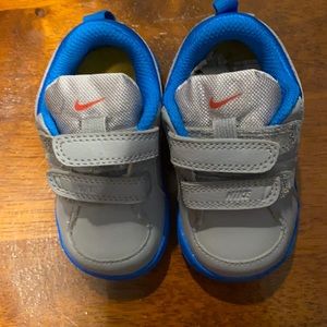 Nike toddler shoes